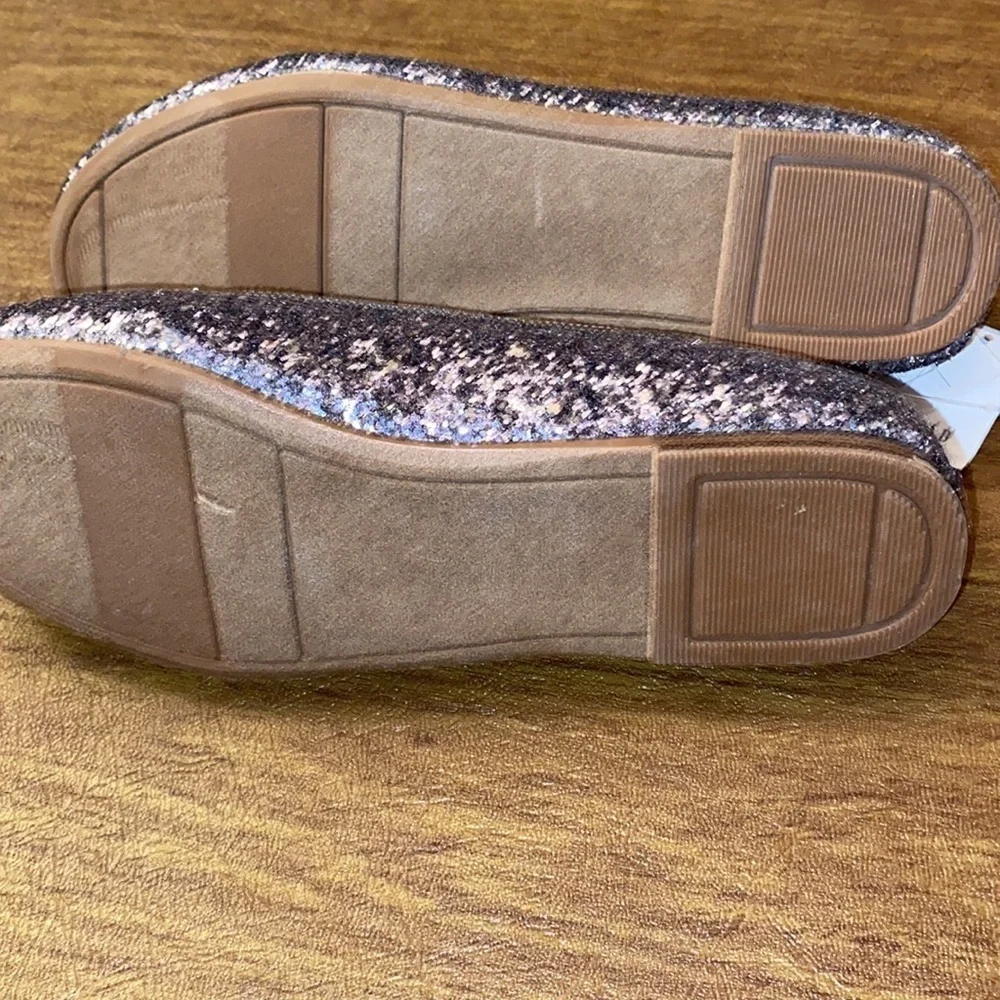 NWT Gap kids slip on size 3